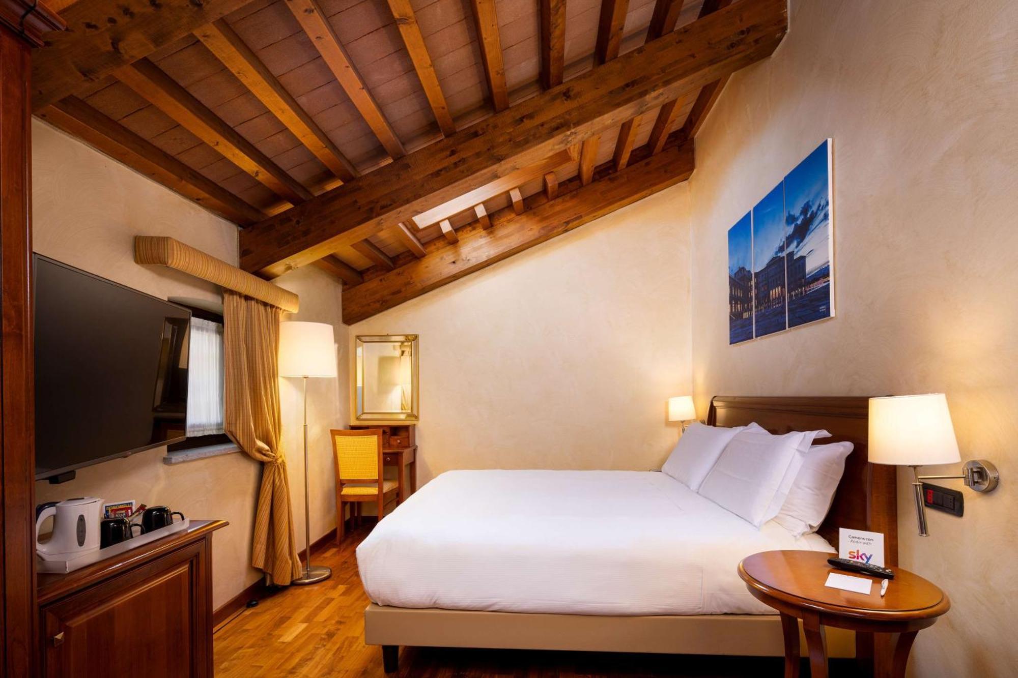 Best Western Plus Hotel Le Rondini San Francesco al Campo Exterior photo